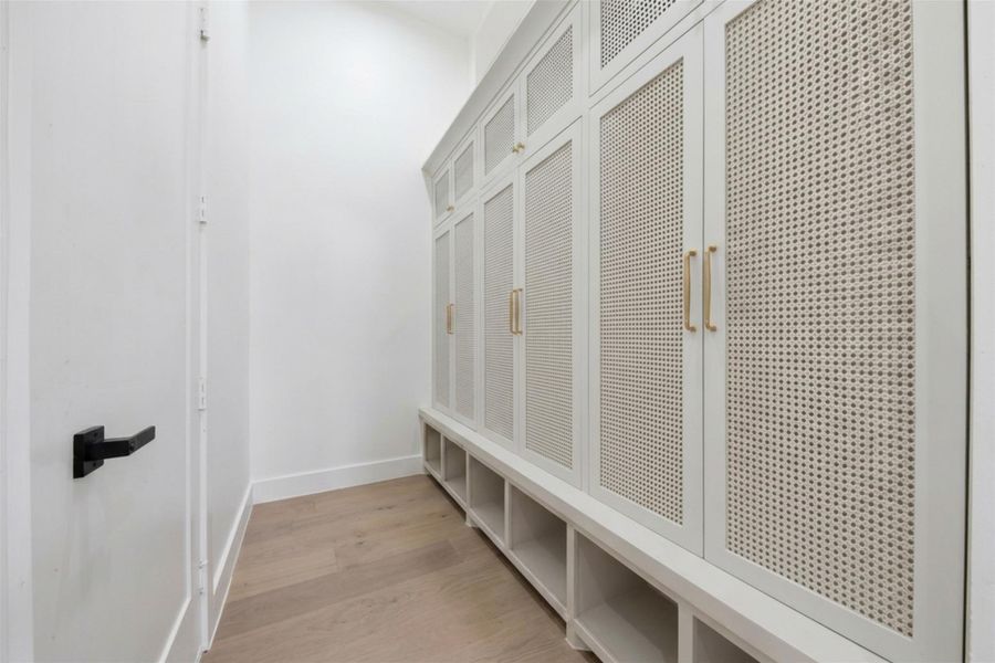 Spacious, unfurnished interior of a new home in , Houston (Image 21).