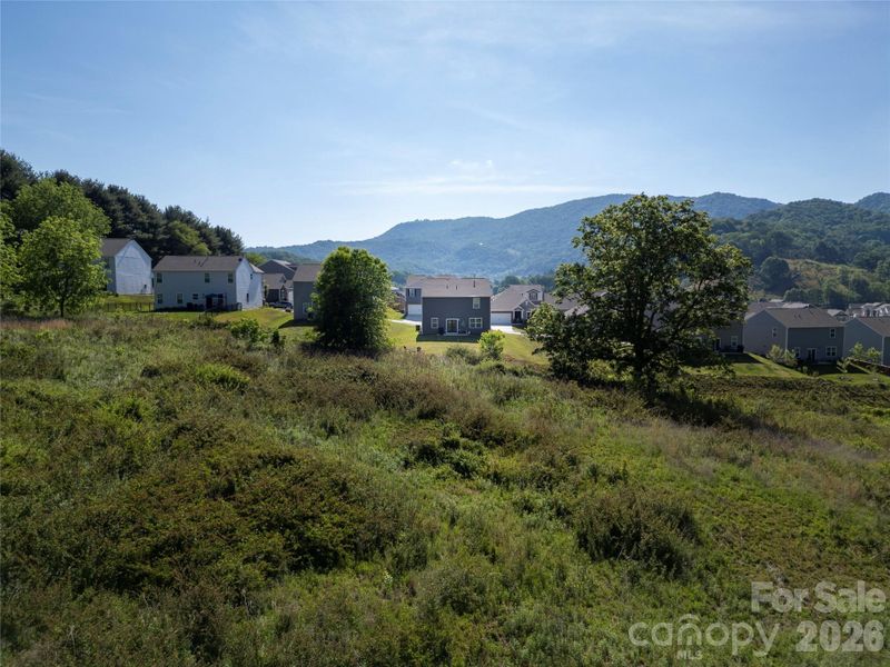 Natural landscape and outdoor views near Valleywood Farms in Waynesville (Image 41).