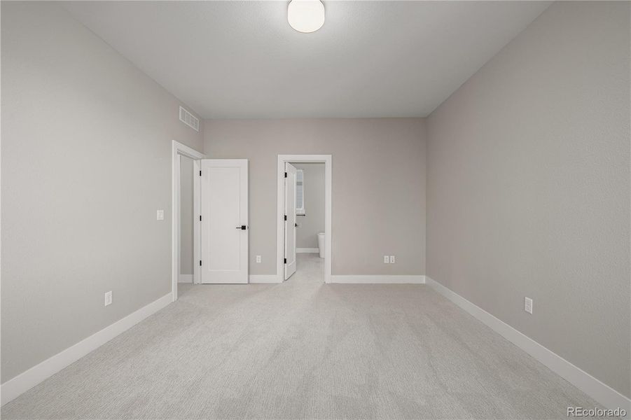 Spacious, unfurnished interior of a new home in West Grange, Longmont (Image 30).