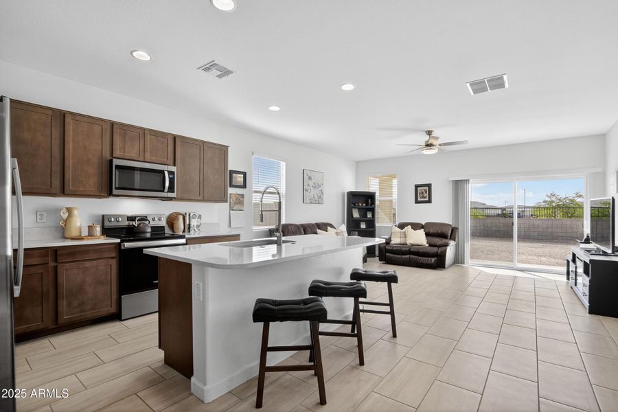 011_031_a4m_st 011_031_a4m_st