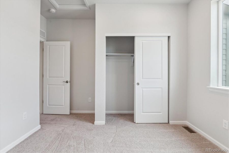 Spacious, unfurnished interior of a new home in Townhome Collection at Grand Vue at Interlocken, Broomfield (Image 14).