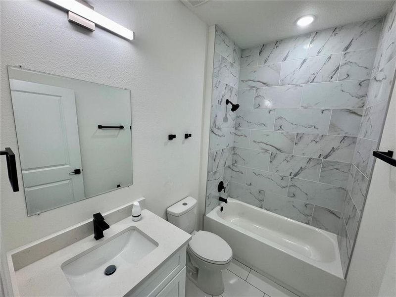 Furnished interior view inside a new home in , Ocala (Image 29).