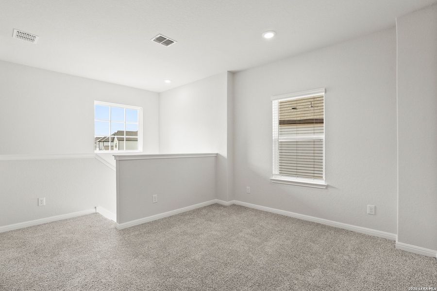 Spacious, unfurnished interior of a new home in Melissa Ranch, San Antonio (Image 27).