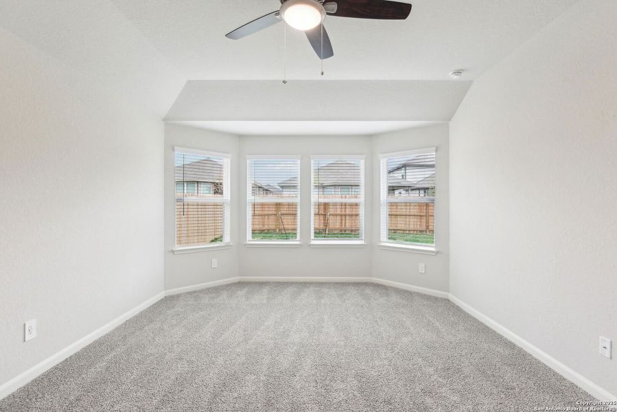 Spacious, unfurnished interior of a new home in Sagebrooke - Premier Series, San Antonio (Image 40).