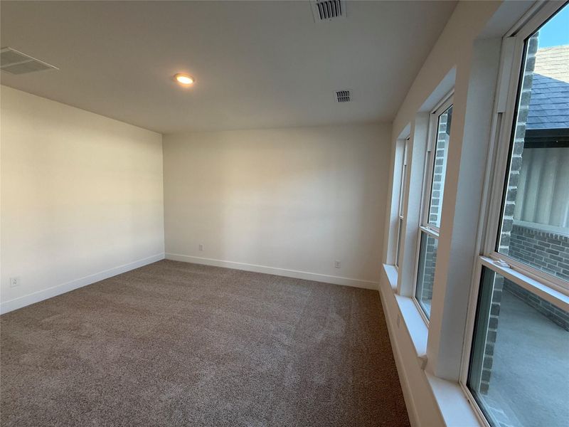Spacious, unfurnished interior of a new home in Austin Point, Richmond (Image 13).