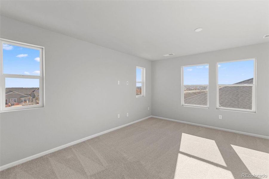 Spacious, unfurnished interior of a new home in Talon Pointe, Thornton (Image 16).