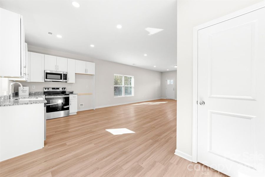 Spacious, unfurnished interior of a new home in , Bessemer City (Image 15).