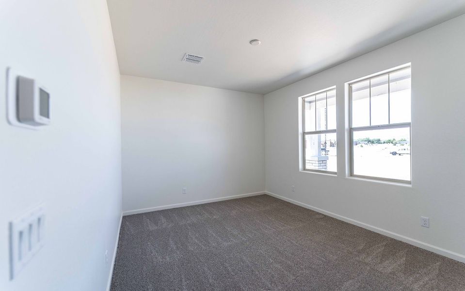 Spacious, unfurnished interior of a new home in Heritage Pointe, Chino Valley (Image 23).