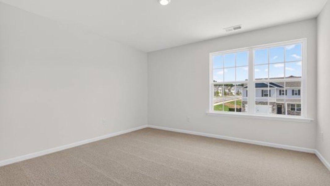 Spacious, unfurnished interior of a new home in Shahbain Reserve, Raeford (Image 17).