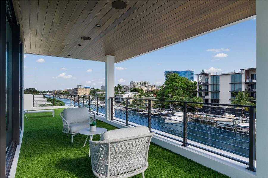 Exterior details and patio area of a home in , Fort Lauderdale (Image 25). Exterior details and patio area of a home in , Fort Lauderdale (Image 25).