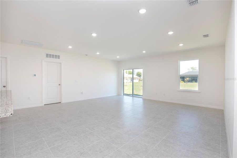 Spacious, unfurnished interior of a new home in Burnt Store Village, Punta Gorda (Image 18).