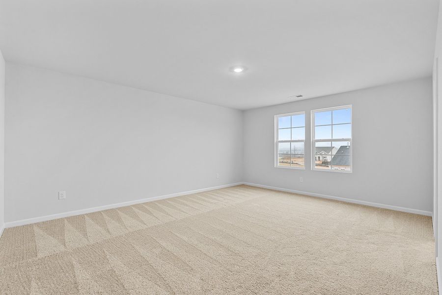 Spacious, unfurnished interior of a new home in Fieldstone, Lexington (Image 19).