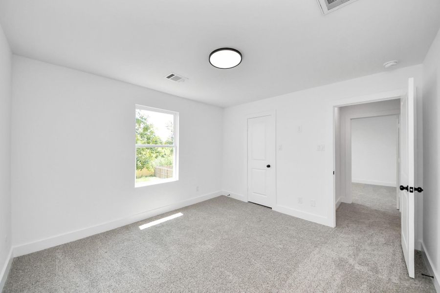 Spacious, unfurnished interior of a new home in , Huffman (Image 34).