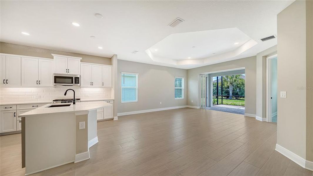 Spacious, unfurnished interior of a new home in Windward, Lakewood Ranch (Image 27).
