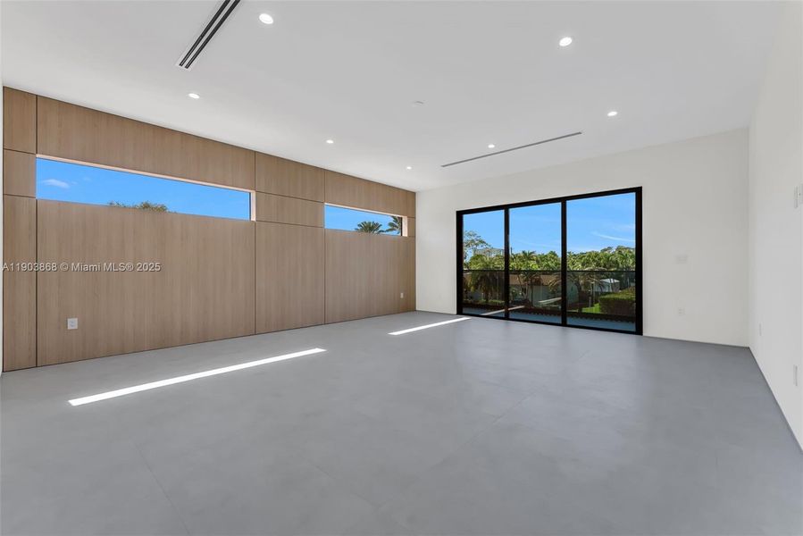 Spacious, unfurnished interior of a new home in , Miami Springs (Image 15).