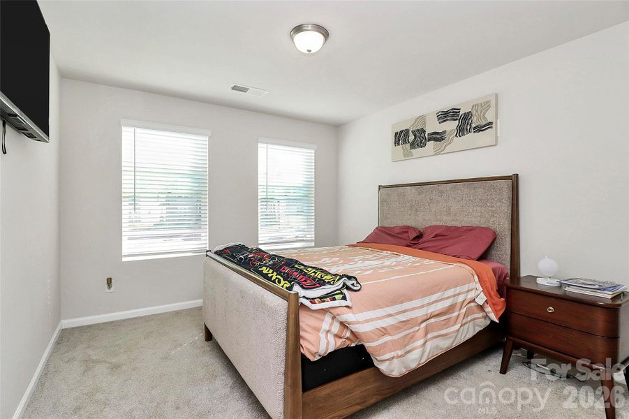 Secondary bedroom. Secondary bedroom.