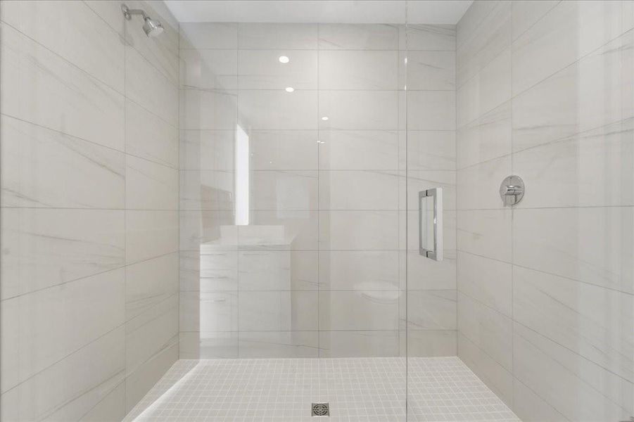 Close-up of interior finishes inside a home in , Fort Lauderdale (Image 21).