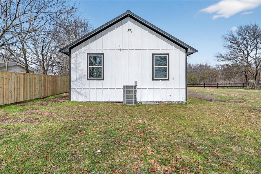 Exterior details and patio area of a home in , Dawson (Image 18).
