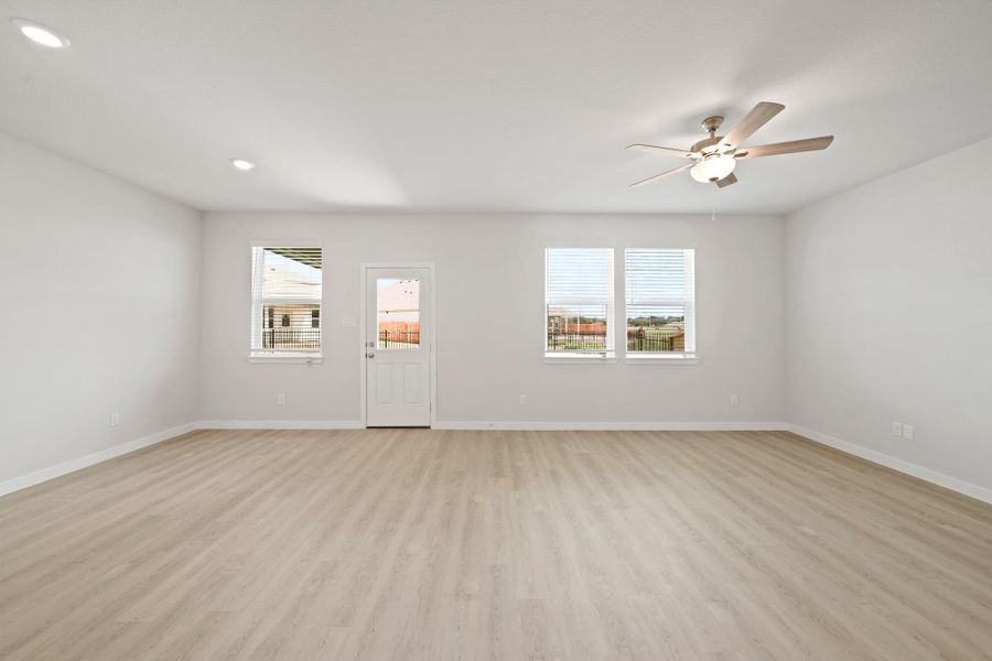 Spacious, unfurnished interior of a new home in Russell Ranch, Bay City (Image 15).