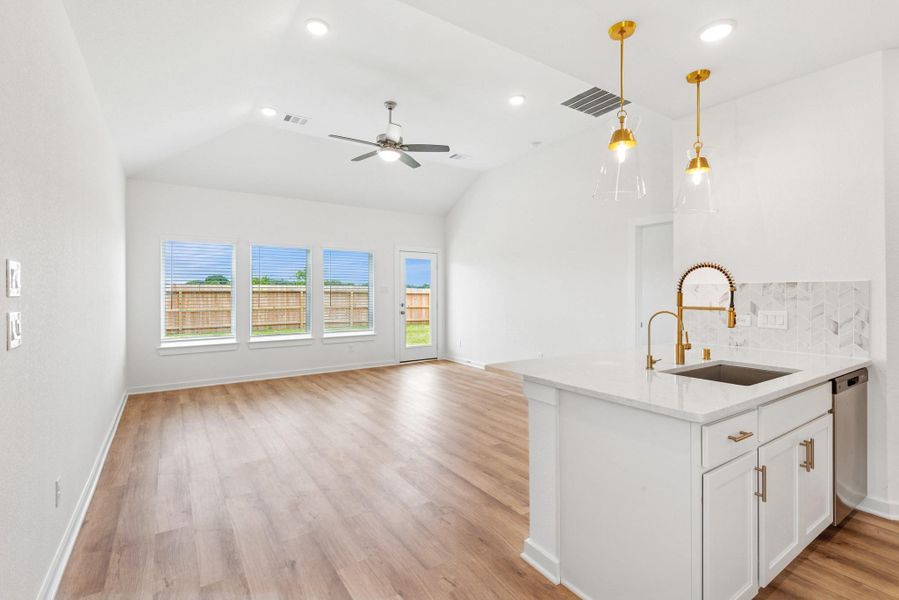 Image 31 of a home in Miller's Pond.