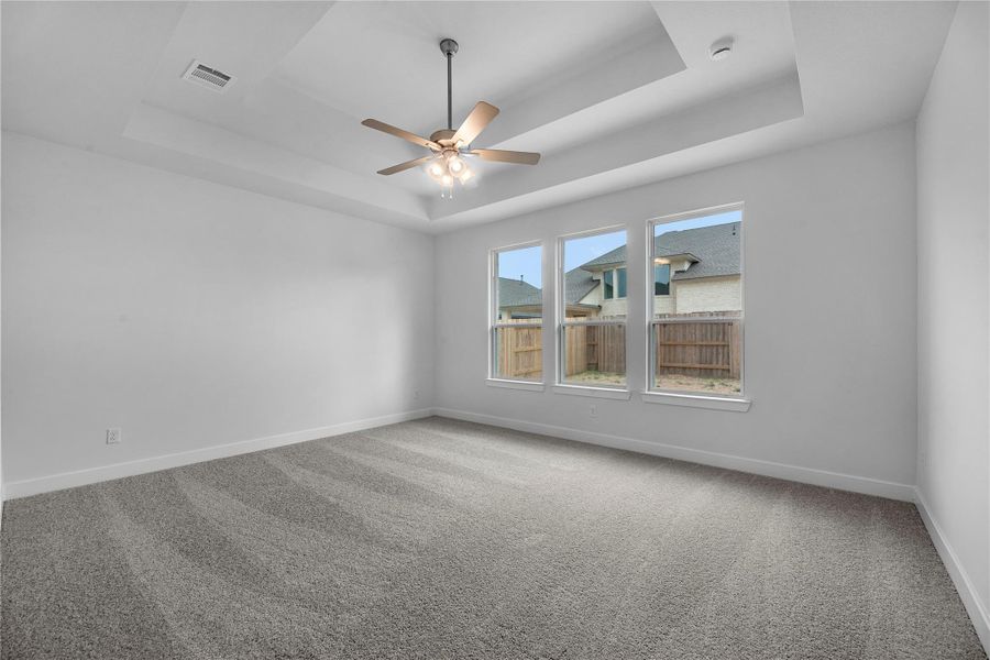 Representative image. Features, selections and colors may vary.