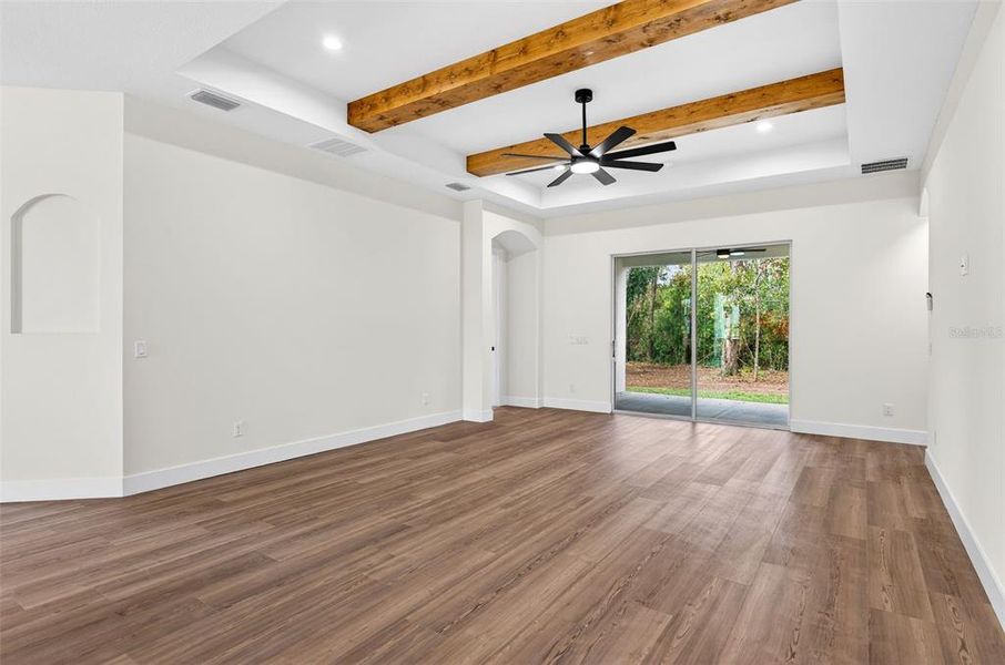 Spacious, unfurnished interior of a new home in , Dade City (Image 27).