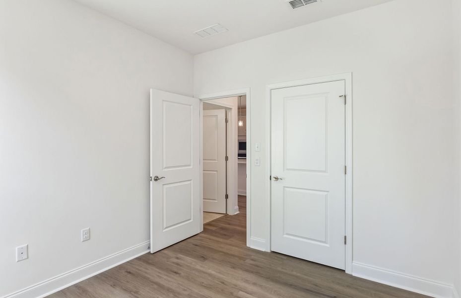 Spacious, unfurnished interior of a new home in Del Webb Southern Harmony, Murfreesboro (Image 33).