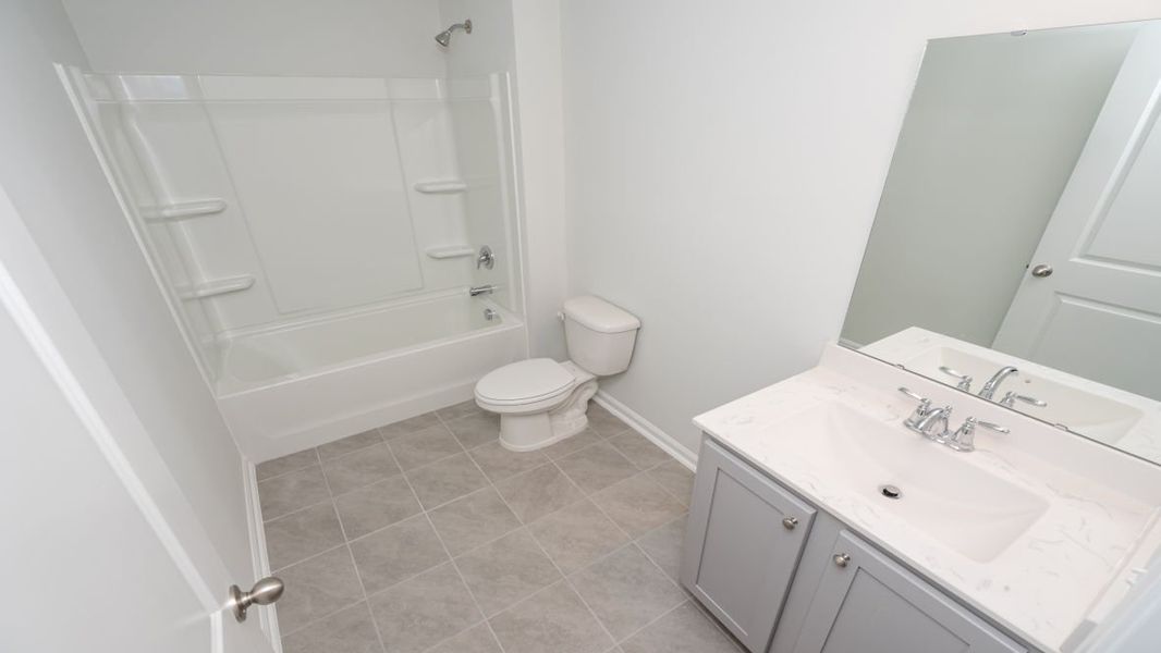 Representative furnished interior of a home built from the GALEN by D.R. Horton in Island Green, Myrtle Beach (Image 11).
