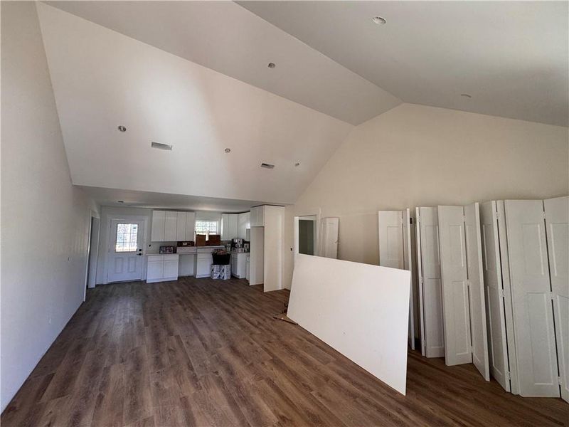 Spacious, unfurnished interior of a new home in , Calhoun (Image 9).