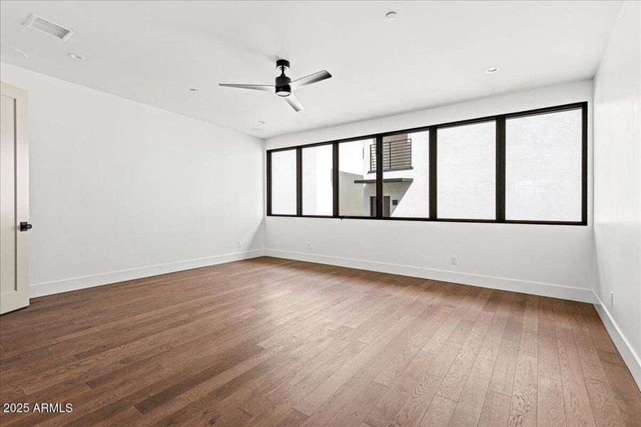 15-6918 E 2nd St 15 15-6918 E 2nd St 15