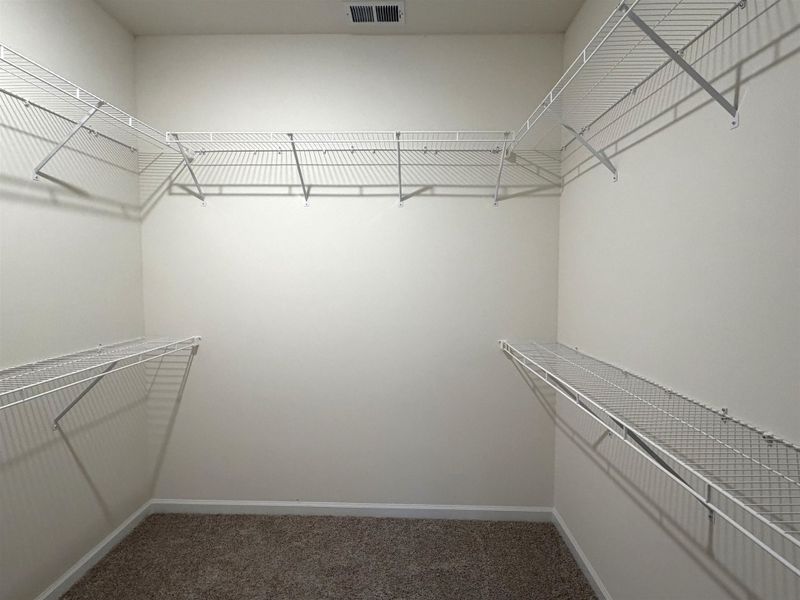 Spacious, unfurnished interior of a new home in King Farm Estates, Aynor (Image 10).