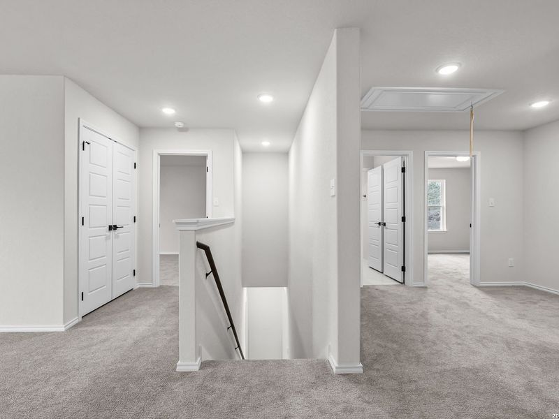 Image 43 of a home in Royal Crest.