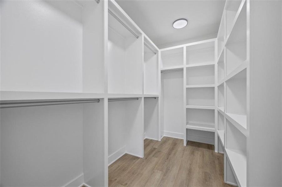 Spacious, unfurnished interior of a new home in , Monroe (Image 39).