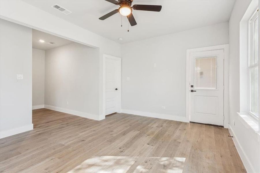 Spacious, unfurnished interior of a new home in , Waco (Image 15).