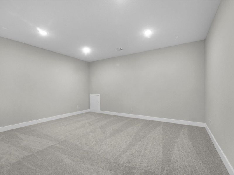 Spacious, unfurnished interior of a new home in Oakhill Reserve, Tomball (Image 13).