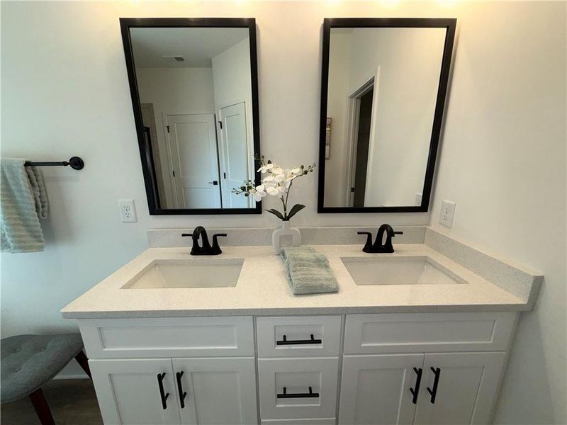 Image 33 of a home in Thunder Ridge.
