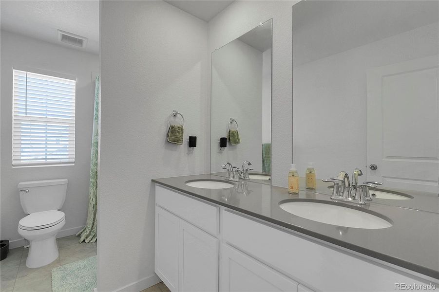 Furnished interior view inside a new home in Independence: The Pioneer Collection, Elizabeth (Image 5).