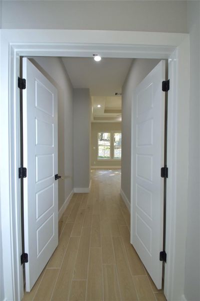 Hall to the primary bedroom