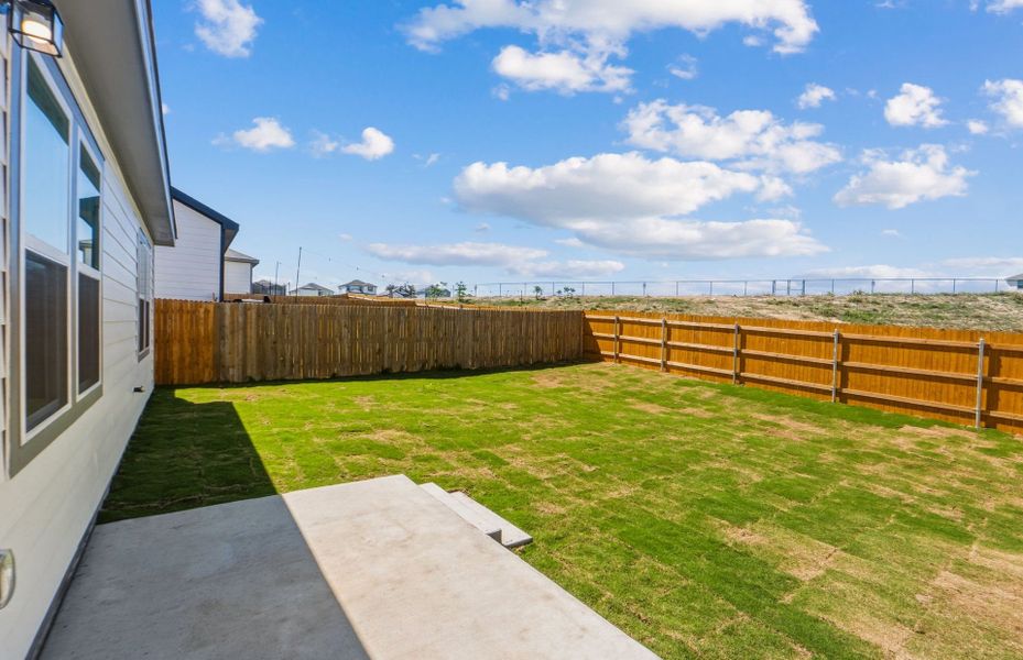 Exterior details and patio area of a home in Skyview, Belton (Image 4).