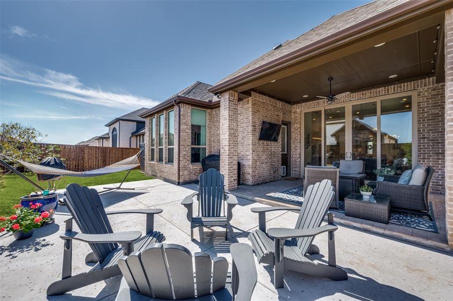 Exterior details and patio area of a home in Sandbrock Ranch, Aubrey (Image 3).
