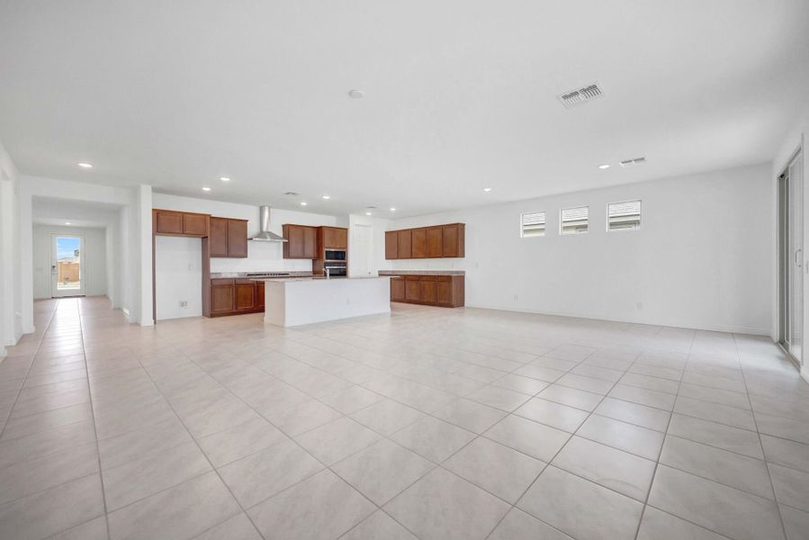 Spacious, unfurnished interior of a new home in Miravida, Surprise (Image 8).