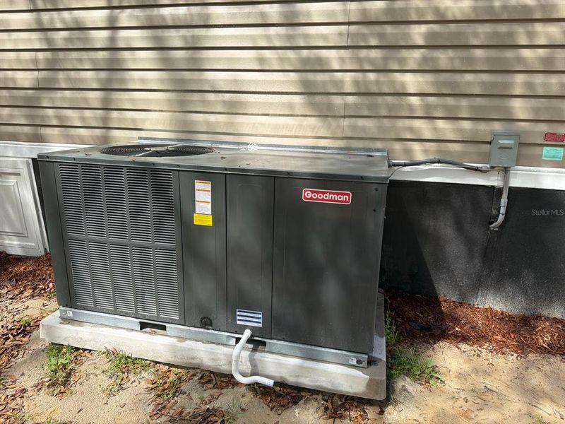 Close-up of interior finishes inside a home in , Bronson (Image 13).