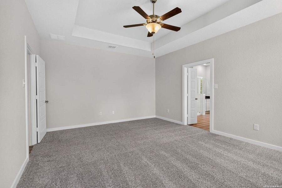 Spacious, unfurnished interior of a new home in Jordan's Ranch, San Antonio (Image 18).