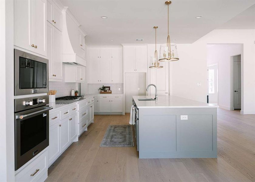 Furnished interior view inside a new home in , Weatherford (Image 15).