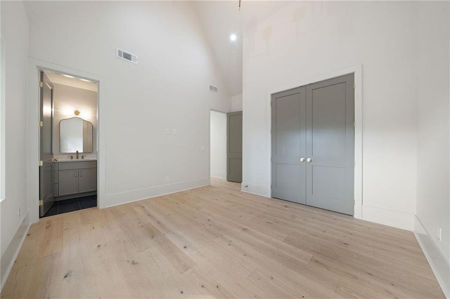 Spacious, unfurnished interior of a new home in , Dunwoody (Image 25).