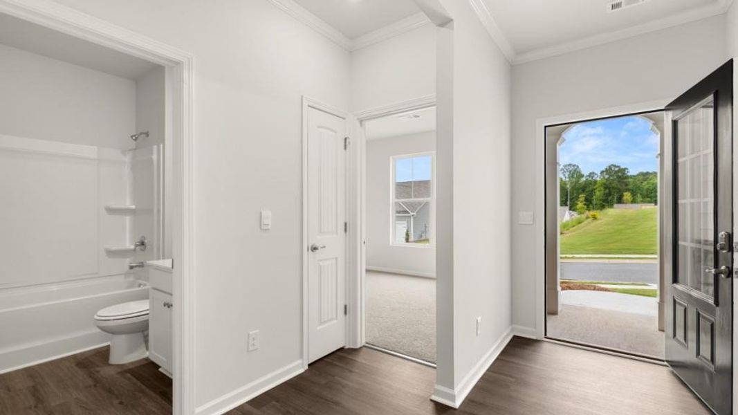 Spacious, unfurnished interior of a new home in Lost Creek, Dallas (Image 25). Spacious, unfurnished interior of a new home in Lost Creek, Dallas (Image 25).