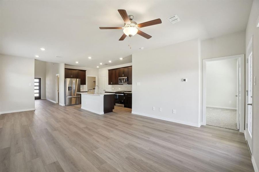 Photo is not of the actual home, but is an inspirational photo of builder’s model home and may depict options, furnishings, and/or decorator features that are not included. Photo is not of the actual home, but is an inspirational photo of builder’s model home and may depict options, furnishings, and/or decorator features that are not included.