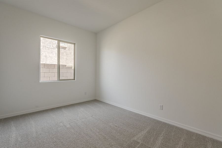 Spacious, unfurnished interior of a new home in Mirada Crossing, Goodyear (Image 40).