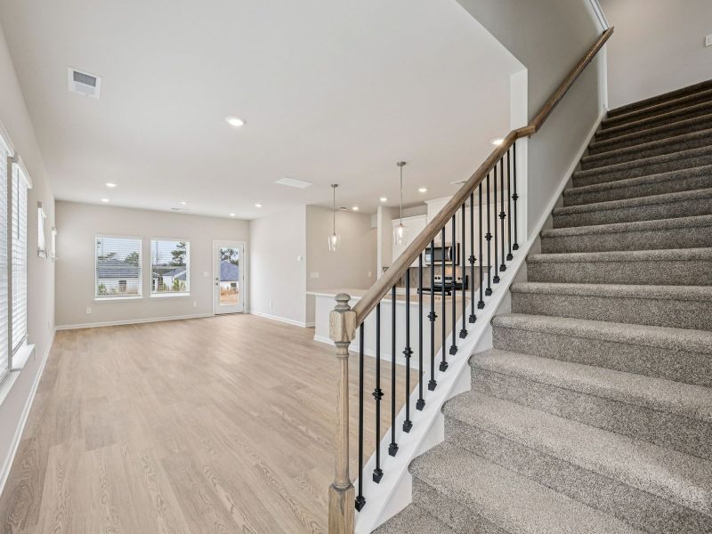 Spacious, unfurnished interior of a new home in Hawthorne Station, Atlanta (Image 14).