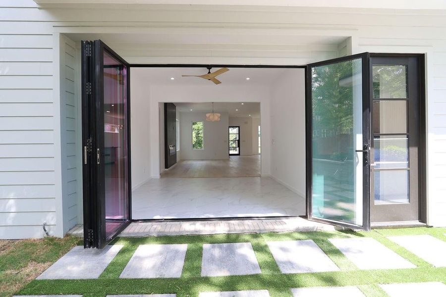 Exterior details and patio area of a home in , Scottdale (Image 24).